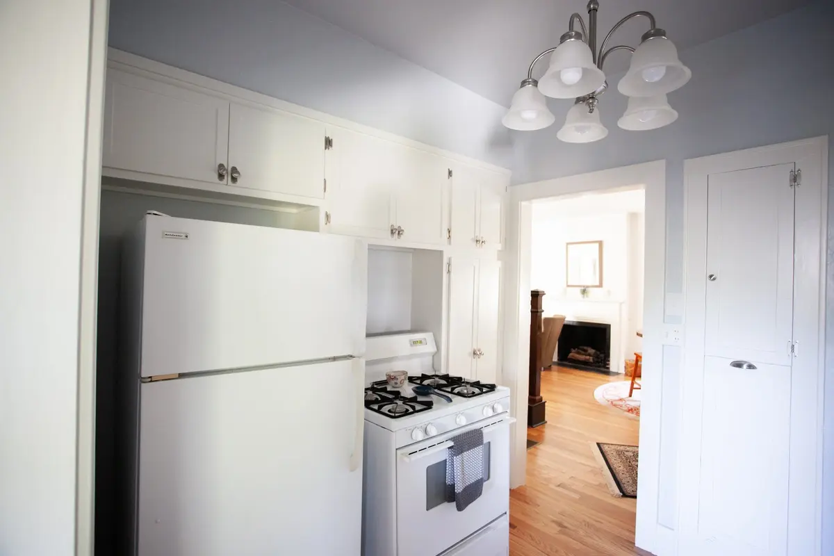 Pembroke Cottage room